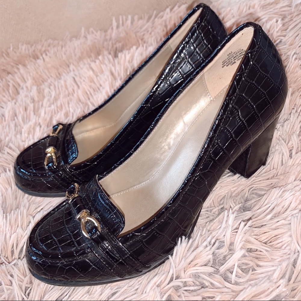 Bandolino black leather heels